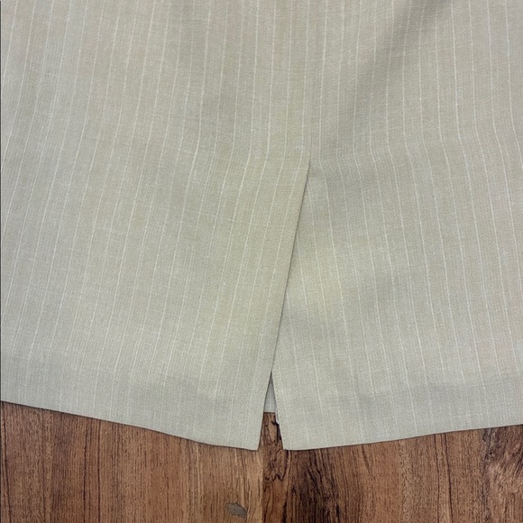 Le Suit Lined Tan Pin Strip Women's Blazer and Skirt Set - Picture 11 of 16